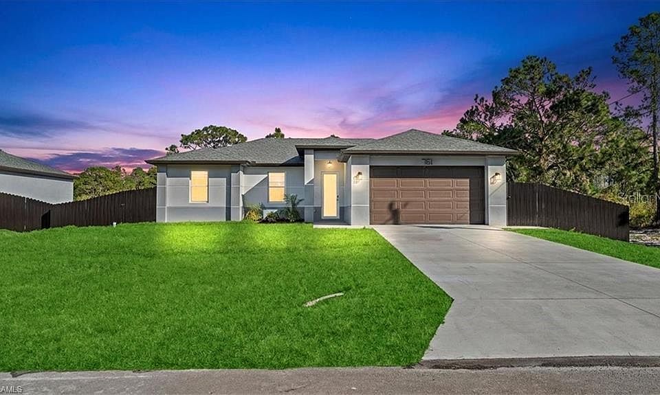 1st image of 761 SILVERSTAR AVENUE S
