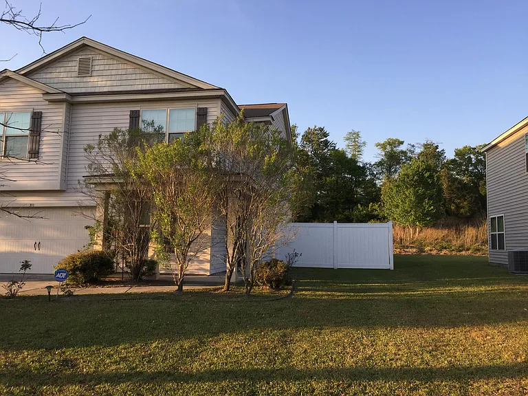 311 Connor Ct — Photo 14