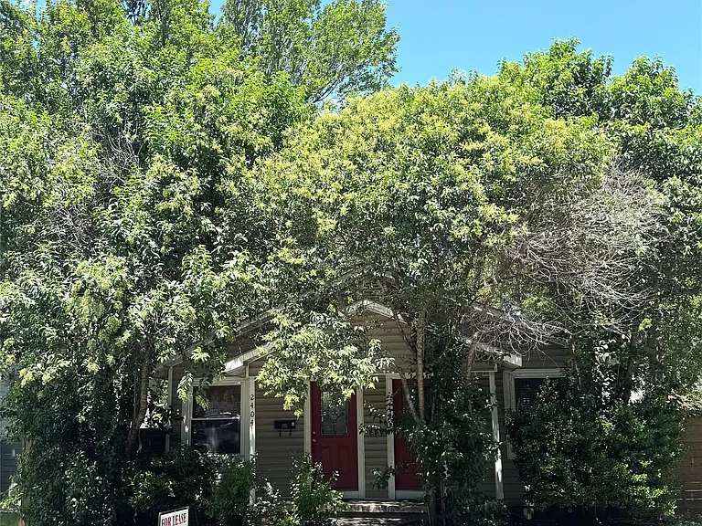 Winsted Ln — Photo 1
