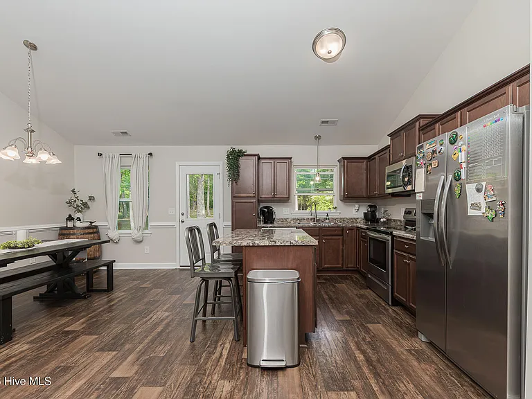 137 Wilburne Dr — Photo 16