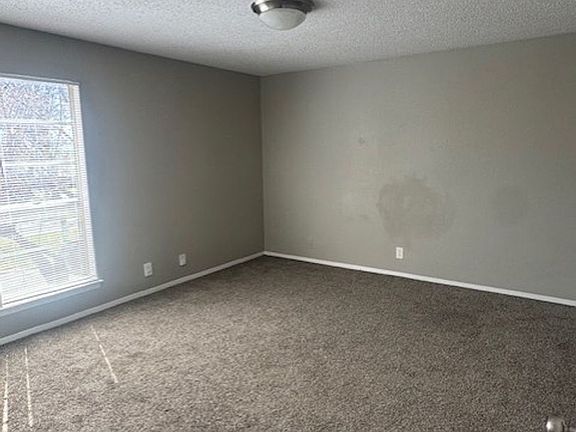 5th image of 2417 E 55th Pl #28
