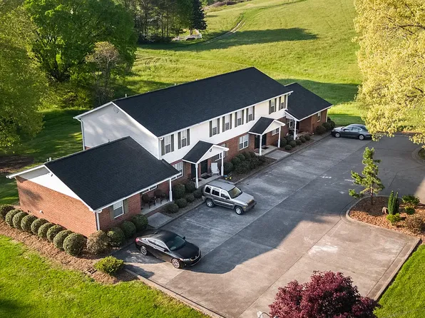 Austin Place Apartments, 2036 Roberts Ridge Rd #69940e388, Ellijay, GA 30540