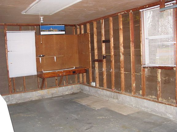 2nd image of 702 Lomax St