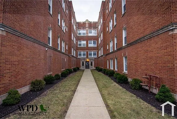 2 bed, $1,686 — Photo 1