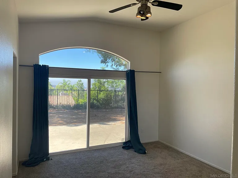 2401 Columbine Dr — Photo 8