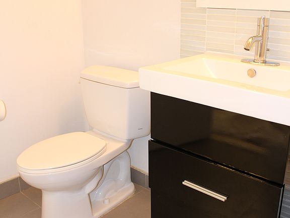 3rd image of 103 Troutman St APT 3B