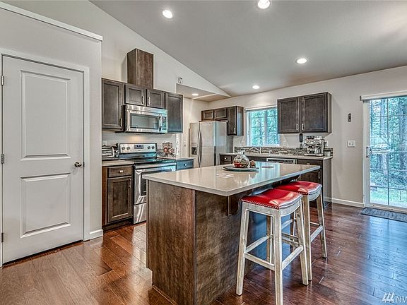 5th image of 6202 156th St NW