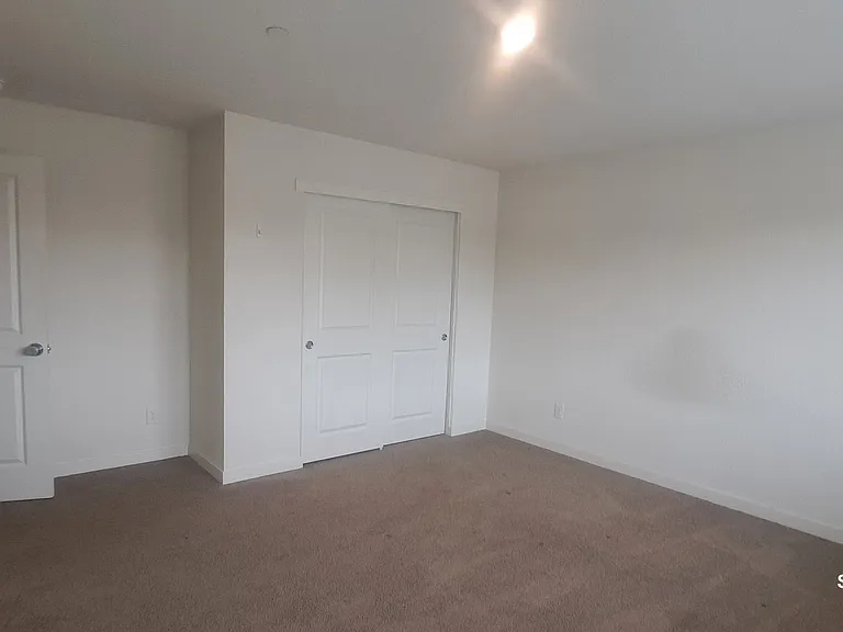 667 Jefferson St — Photo 7
