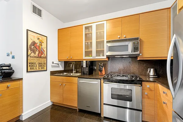 Sold by Compass | media 2