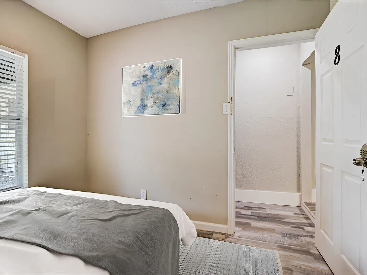 4 bed, 2.5 bath, 1701 sqft, $633 — Photo 2