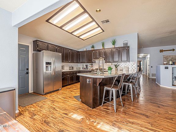 5th image of 42056 Jenny Ln