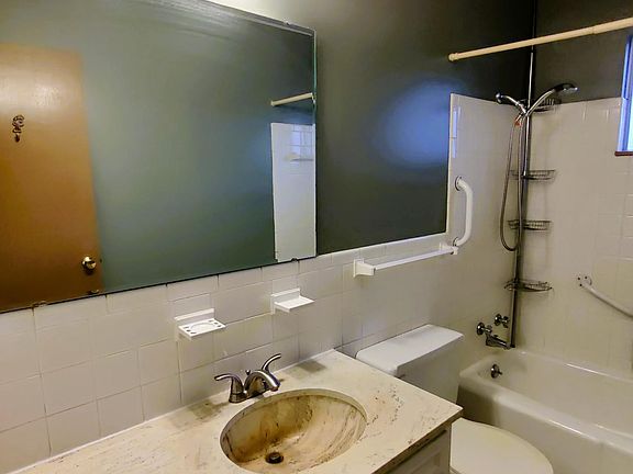 5th image of 7815 E 87th Ter