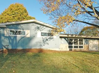 533 S 5th St, Dundee, IL 60118