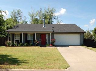3391 W Essex Dr, Fayetteville, AR 72704