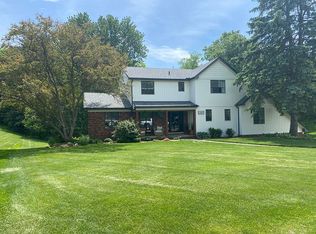 10880 Abbey Dr, Brighton, MI 48114