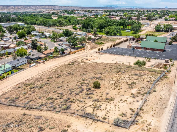 711 E 30th St, Farmington, NM 87401