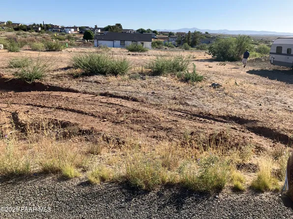 20044 E Conestoga Dr, Mayer, AZ 86333