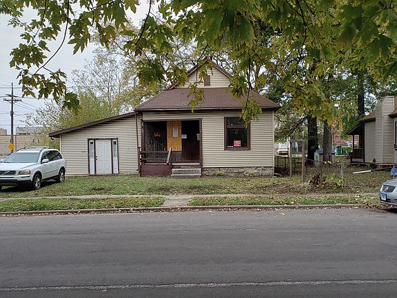 3rd image of 2105 Lee Ave