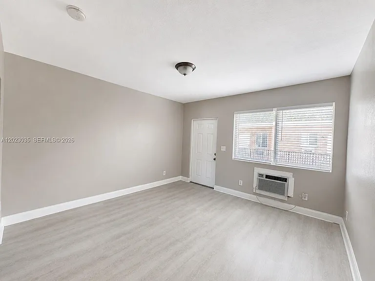 1920 Washington Ave #5 — Photo 5