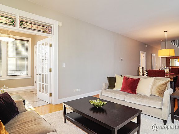 Foyer/Living Room