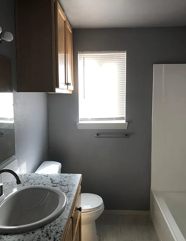 2 bed, 915 sqft, $2,000 — Photo 1