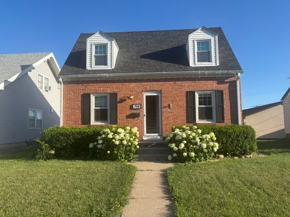 714 W 28th St, Kearney, NE 68845