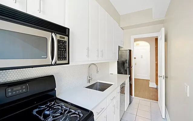 Rented by Compass | media 14