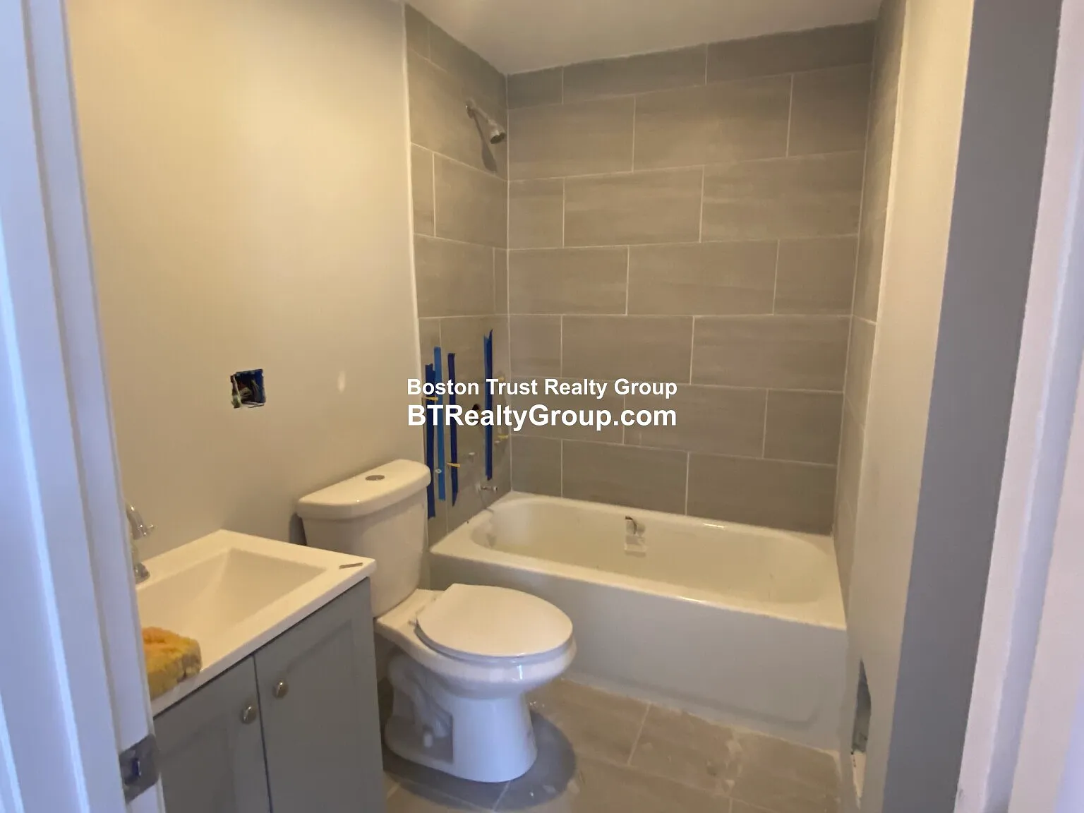 2 bed, 1.0 bath, $2,800 — Photo 3