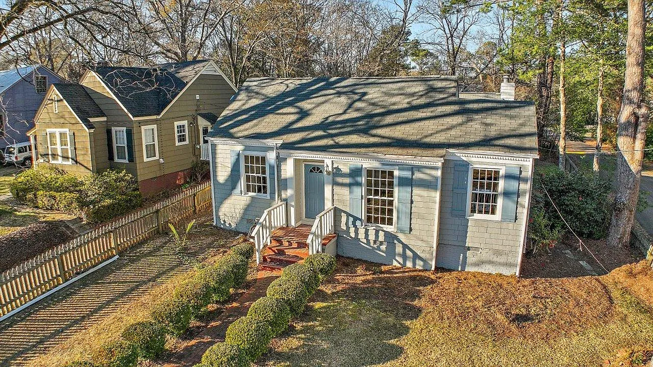 4 bed, 1966 sqft, $2,000 — Photo 2