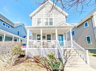 319 Elm St, Holyoke, MA 01040