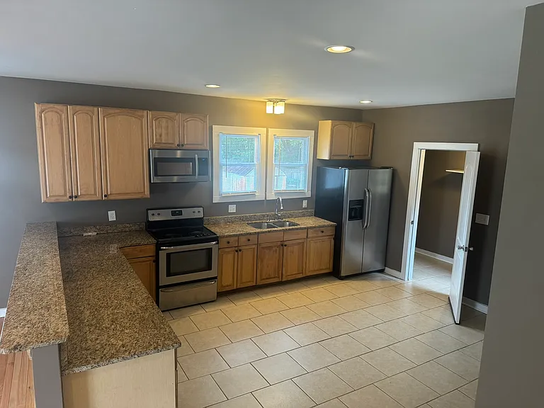 2700 Buchanan St — Photo 8