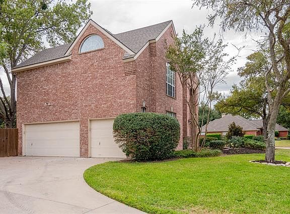 3rd image of 300 Waterford Ct