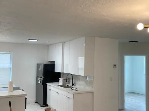 341 SW 15th St, Deerfield Beach, FL 33441