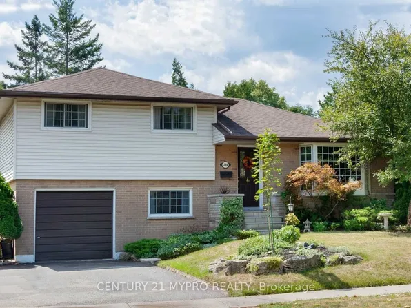 284 Hampton Heath Rd, Burlington, ON L7L 4P5