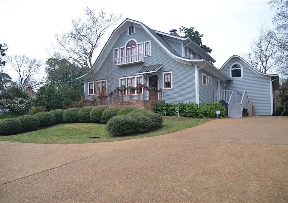 1st image of 330 Williams Ave