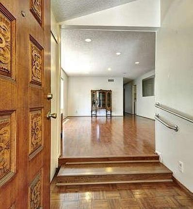 4th image of 331 Flittner Cir