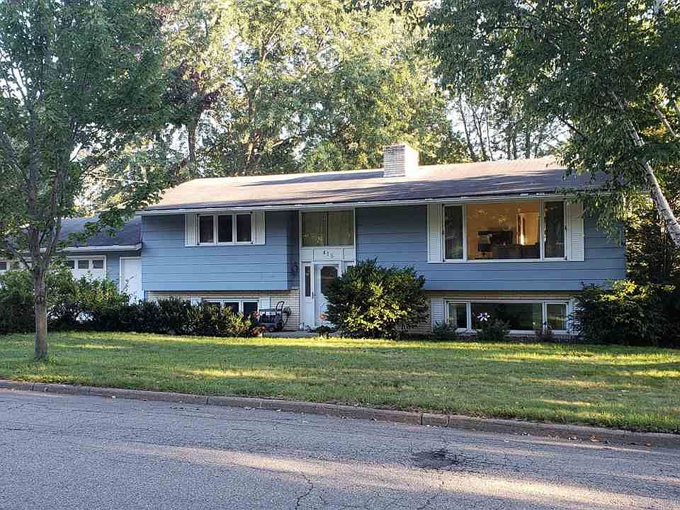 1st image of 415 Crescent Dr