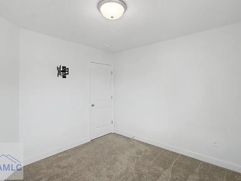 390 Fairview Cir — Photo 28