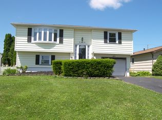 281 Ridgewood Rd, Rochester, NY 14626