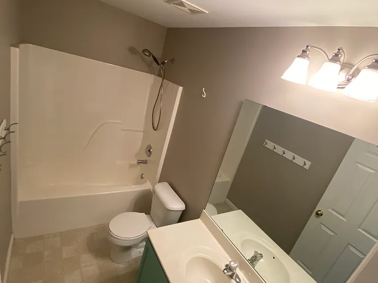 2nd Bathroom