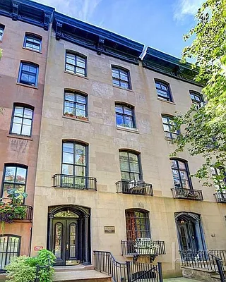 Sold by Hecht Group | media 12