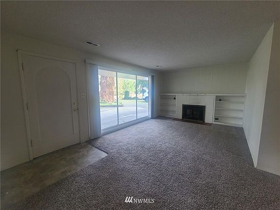 5th image of 6002 122nd St SW