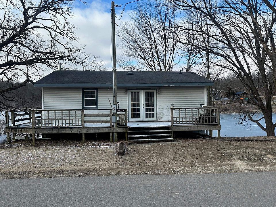 1st image of 22904 Lake Shore Dr