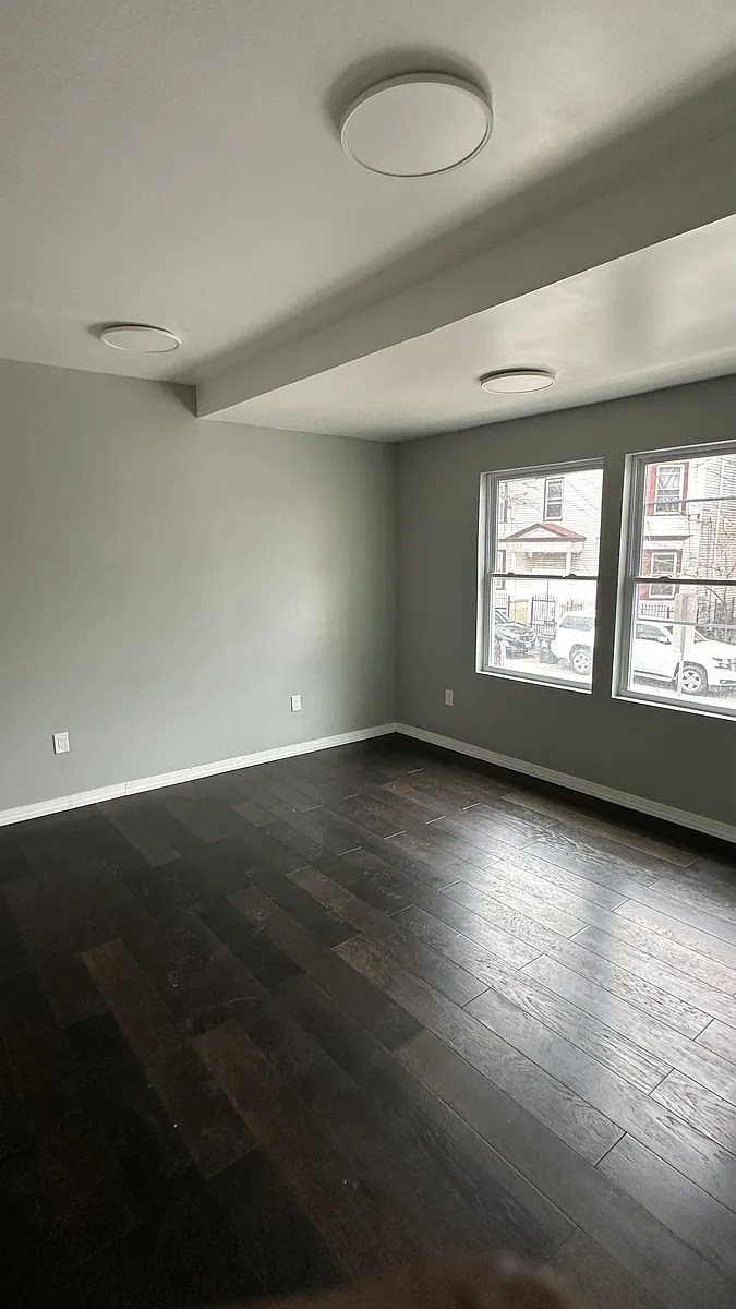 Building Photo - 18 Alexander St #1