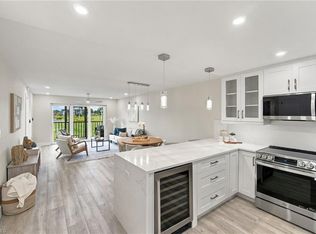 29 High Point CIR E #204, NAPLES, FL 34103