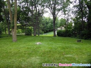 968 Gershwin Ave N, Oakdale, MN 55128