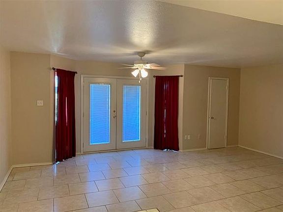 4th image of 501 W Scharbauer Dr