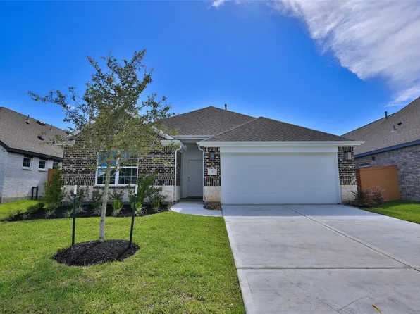 213 Cross Gable Ln, Dayton, TX 77535