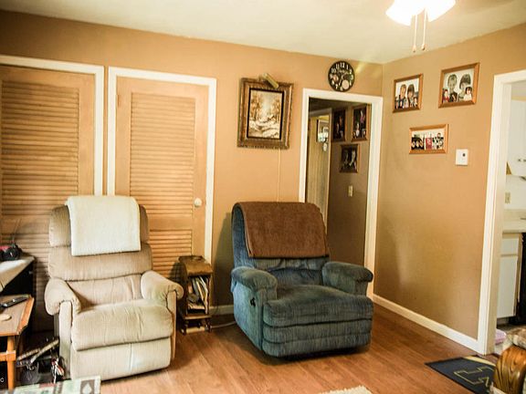 4th image of 2411 Eastfield Dr