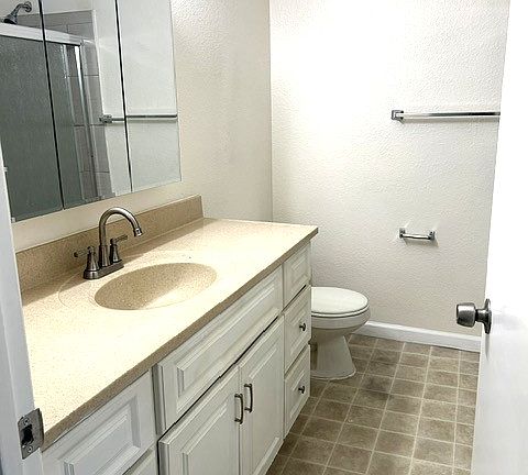 3rd image of 257 Poplar Ave #10